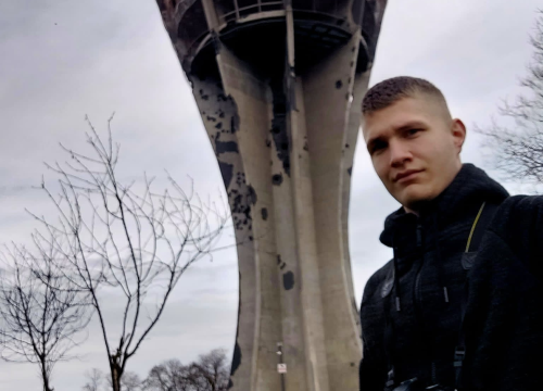 Fotografija 2 - Kninjanin Ivan Džepina obišao 158 hrvatskih vrhova, a na posljednjem je zaprosio djevojku