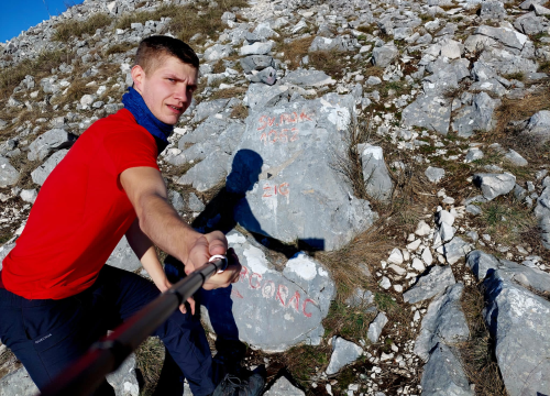 Fotografija 16 - Kninjanin Ivan Džepina obišao 158 hrvatskih vrhova, a na posljednjem je zaprosio djevojku
