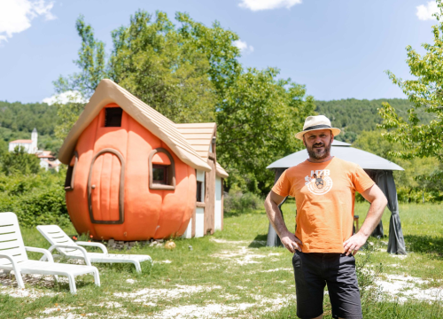 Fotografija 7 - U Rupama postoji bajkovito selo u kojem možete spavati u gljivi ili bundevi