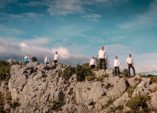 Tomislav Bralić i klapa Intrade imaju spot xza novi ljetni hit