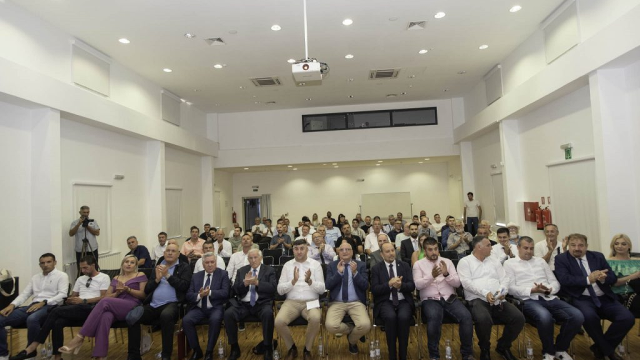 Održana svečana akademija u povodu 110. rođendana NK Dinara