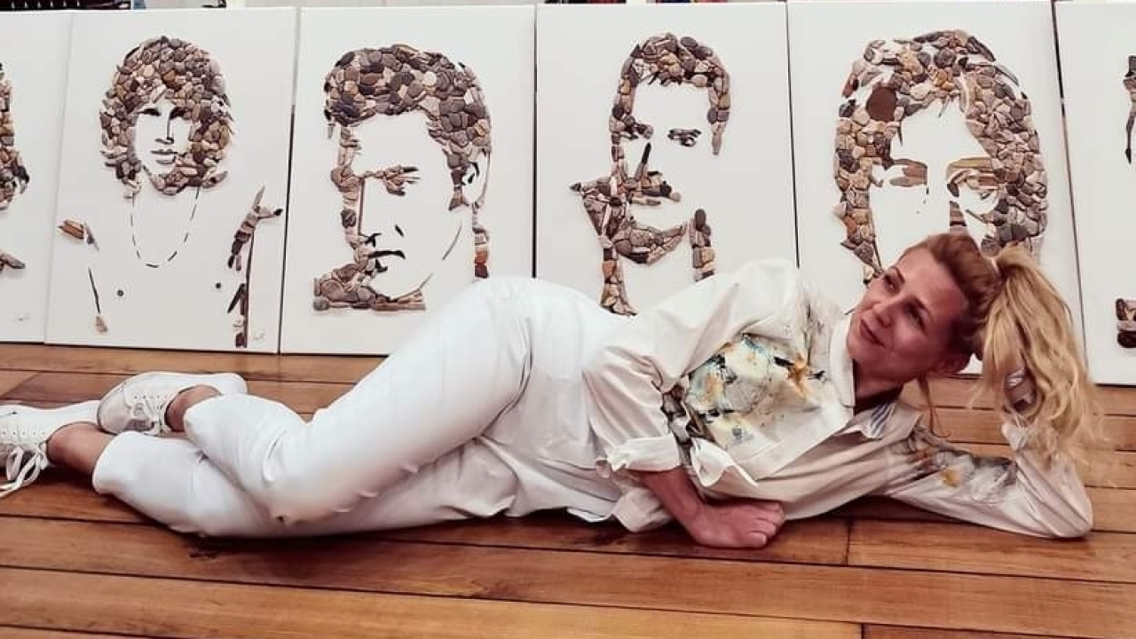 Nives je svestrana profesorica koja radi slike na kojima vas može 'skameniti za sva vremena'