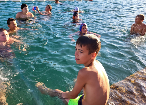 Fotografija 21 - Povijesna utakmica za Prvić Luku: Kako je vaterpolo uzburkao usnulu valu...