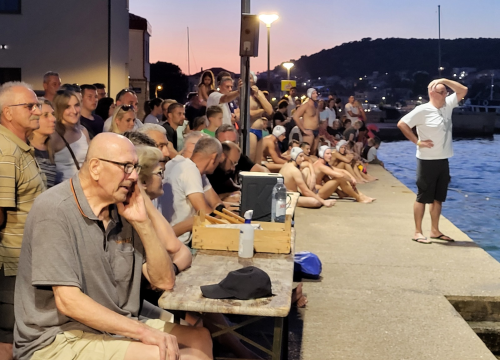 Fotografija 36 - Povijesna utakmica za Prvić Luku: Kako je vaterpolo uzburkao usnulu valu...