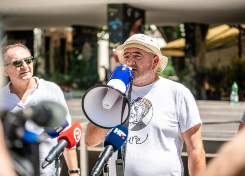 Fotografija 10 - Radnici Cesta Šibenik održali novi prosvjed: 'Župan uništava ovu tvrtku i ove ljude'