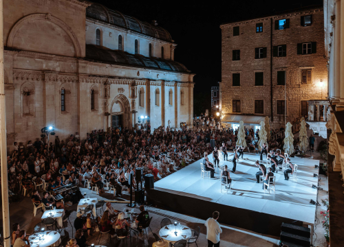 Fotografija 8 - Šibenčani ovacijama pozdravili dolazak suvremenog plesa u njihov grad