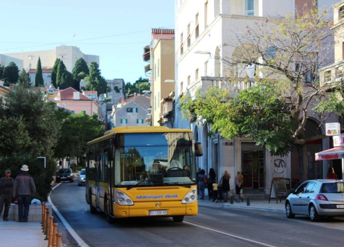 Oglasila se Županija: Ponovno je uspostavljena jutarnja autobusna linija iz Šibenika za Drniš i Knin
