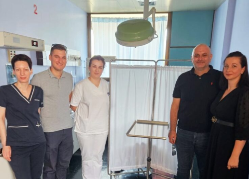 Organizator malonogometnog turnira 'Ante Grabić' donirao opremu bolnici 'Hrvatski ponos' u Kninu