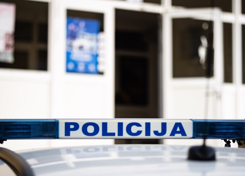 U Brodarici auto na pješačkom prijelazu na magistrali udario dvije osobe
