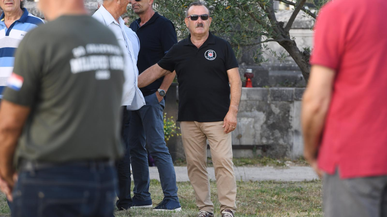 HOS-ovci pokušali proći kontrolni punkt: Policija tvrdi da nisu htjeli do Knina zaobilaznim putem