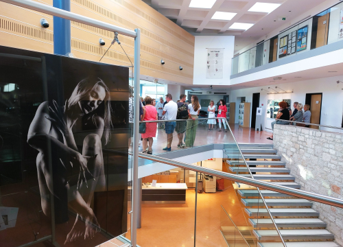 U knjižnici otvorena izložba 'Ženski akt'