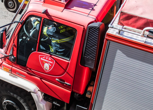 Vatrogasci u zadnja 24 sata gasili požare otvorenog prostora u Siveriću, Kistanjama i Očestovu