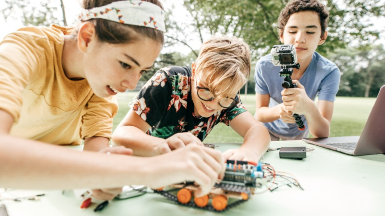 Radionice robotike u sklopu ljetnog STEM kampa: vještine za budućnost vašeg djeteta