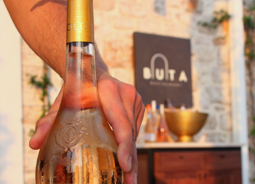 Fotografija 3 - Uživajte u vrhunskoj vinskoj kapljici na 'Rose Flavor Fusionu' u Bute!