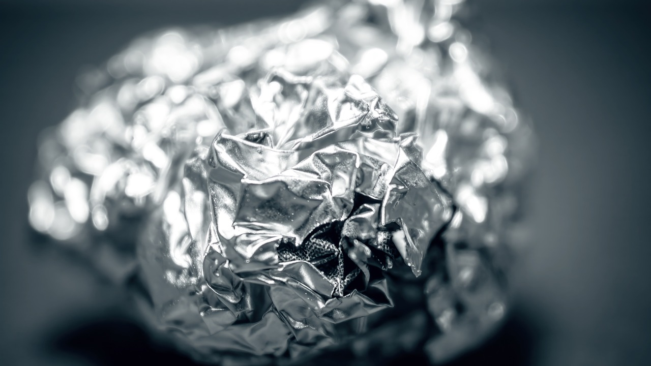 Znate li kako pri kuhanju ispravno koristiti aluminijsku foliju?