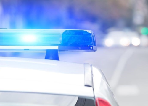 U Njivicama 20-godišnjak vozio prebrzo pa udario u drugi auto. Lakše ozlijeđen vozač (24)