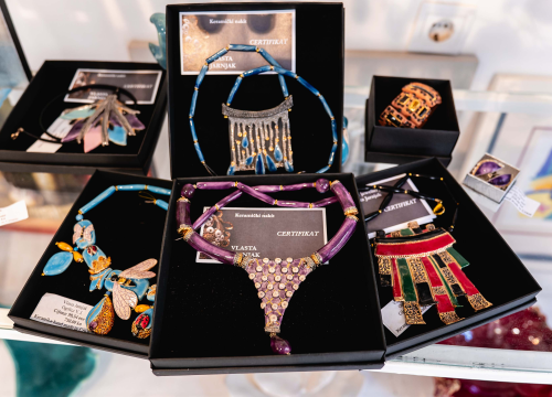 Fotografija 28 - U Galeriju Juraj Dalmatinac stigle zimske kolekcije dizajnerske odjeće i nakita