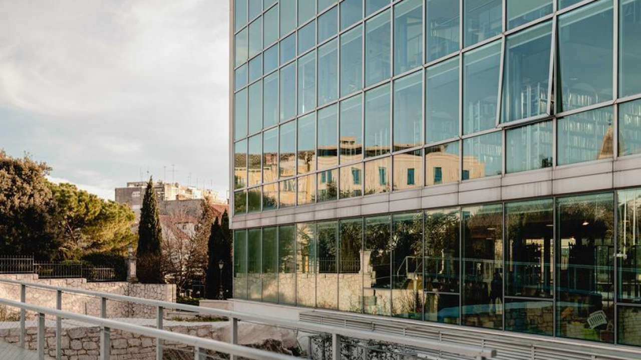 Ovu srijedu u Knjižnici raznovrstan program: Predavanje, dvije izložbe i projekcija filma