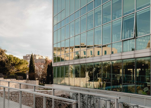 Ovu srijedu u Knjižnici raznovrstan program: Predavanje, dvije izložbe i projekcija filma