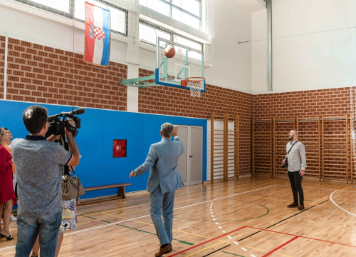 Fotografija 3 - Završeni radovi u sportskoj dvorani na Meterizama: 'Ona je dio strategije razvoja naše sportske infrastrukture'