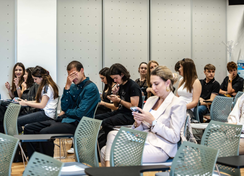 Fotografija 3 - U ABC-u održana konferencija 'Forum nove generacije': 'Vaš glas je bitan i svi ga želimo čuti'