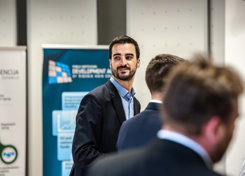 Fotografija 9 - U ABC-u održana konferencija 'Forum nove generacije': 'Vaš glas je bitan i svi ga želimo čuti'