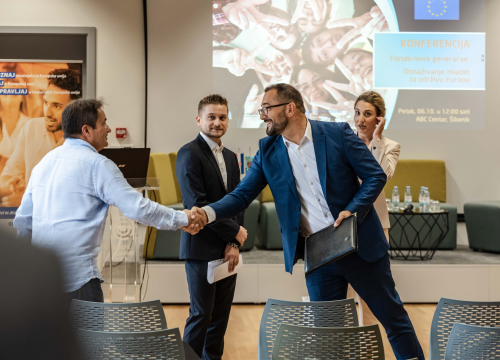 Fotografija 14 - U ABC-u održana konferencija 'Forum nove generacije': 'Vaš glas je bitan i svi ga želimo čuti'