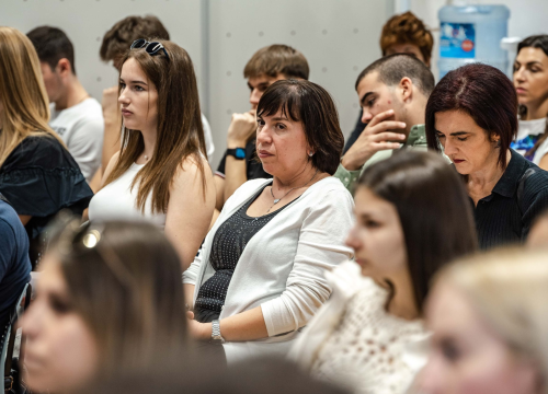 Fotografija 17 - U ABC-u održana konferencija 'Forum nove generacije': 'Vaš glas je bitan i svi ga želimo čuti'
