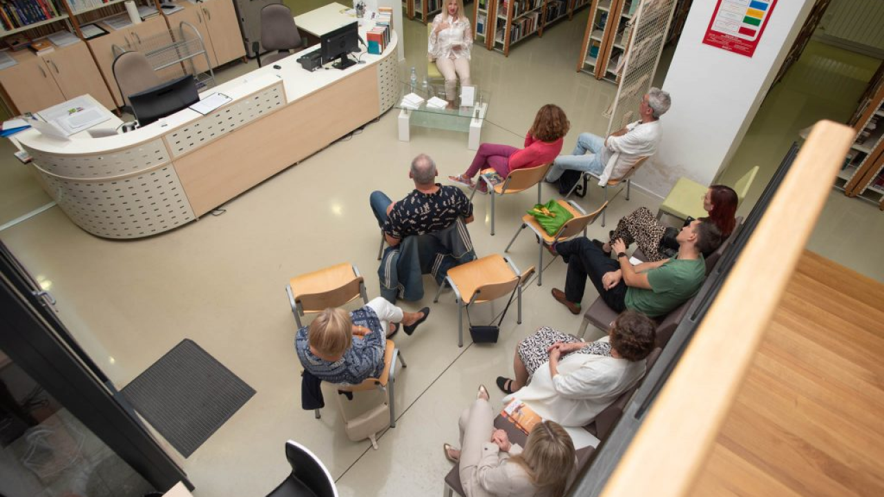 Predstavljanje psihološkog romana u Kninu pretvorilo se u grupnu terapiju