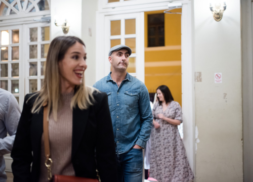 Fotografija 13 - Dođi gola na večeru: Nova predstava šibenskog kazališta humorom šamara gledatelje!