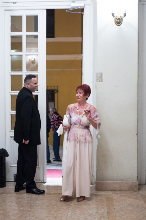 Dođi gola na večeru: Nova predstava šibenskog kazališta humorom šamara gledatelje!