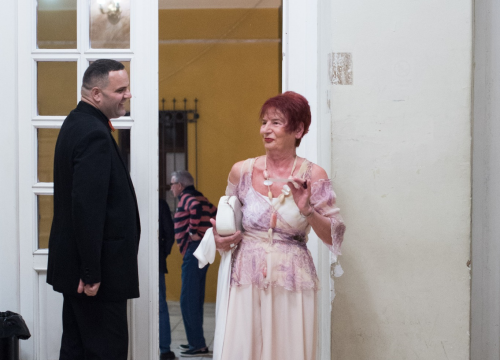 Fotografija 15 - Dođi gola na večeru: Nova predstava šibenskog kazališta humorom šamara gledatelje!