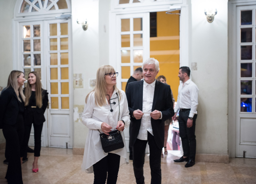 Fotografija 17 - Dođi gola na večeru: Nova predstava šibenskog kazališta humorom šamara gledatelje!