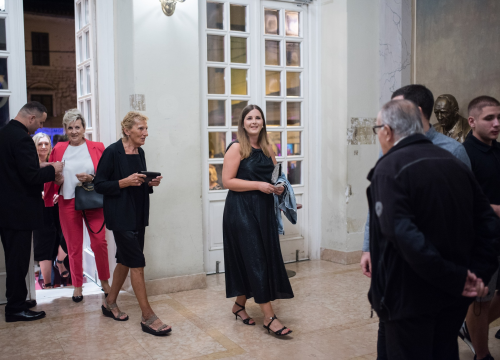 Fotografija 18 - Dođi gola na večeru: Nova predstava šibenskog kazališta humorom šamara gledatelje!