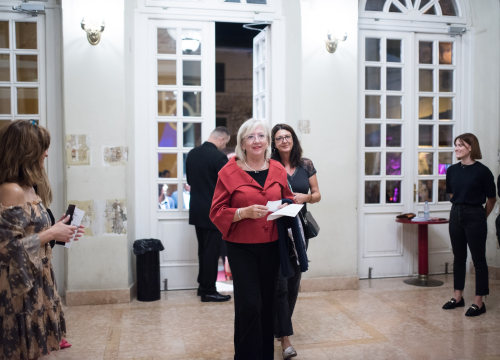 Fotografija 21 - Dođi gola na večeru: Nova predstava šibenskog kazališta humorom šamara gledatelje!