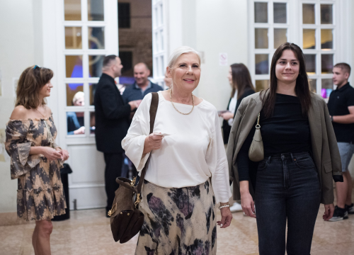 Fotografija 22 - Dođi gola na večeru: Nova predstava šibenskog kazališta humorom šamara gledatelje!