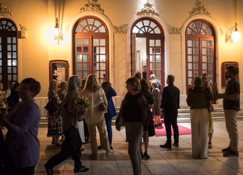 Fotografija 23 - Dođi gola na večeru: Nova predstava šibenskog kazališta humorom šamara gledatelje!