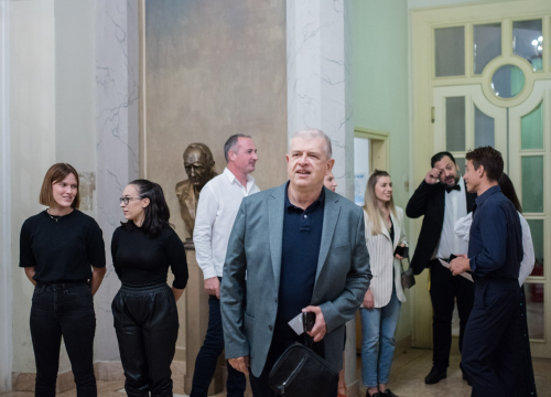 Fotografija 26 - Dođi gola na večeru: Nova predstava šibenskog kazališta humorom šamara gledatelje!