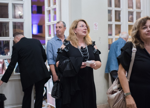 Fotografija 30 - Dođi gola na večeru: Nova predstava šibenskog kazališta humorom šamara gledatelje!