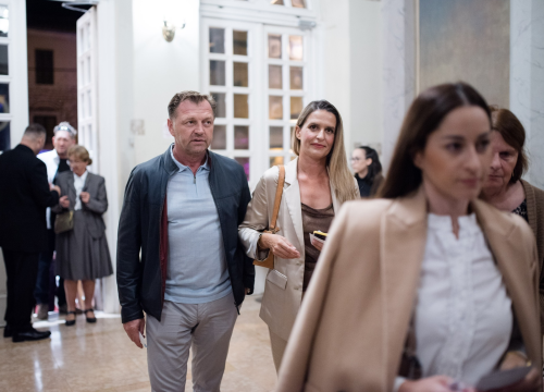 Fotografija 31 - Dođi gola na večeru: Nova predstava šibenskog kazališta humorom šamara gledatelje!