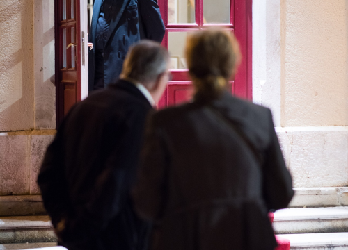 Fotografija 35 - Dođi gola na večeru: Nova predstava šibenskog kazališta humorom šamara gledatelje!