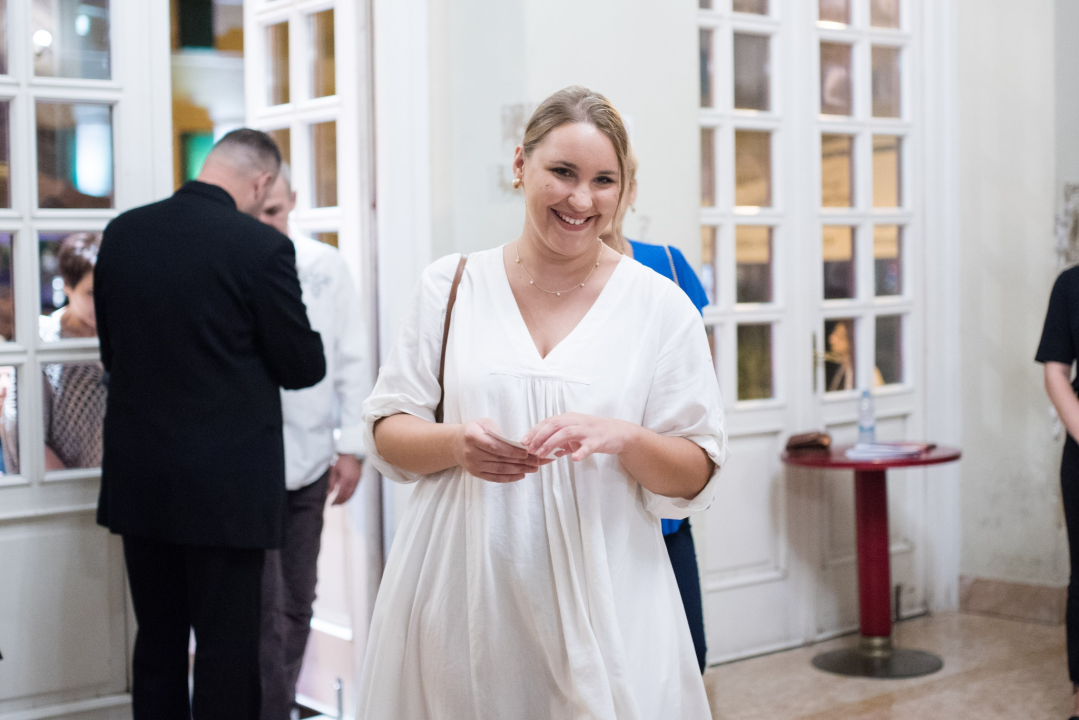 Dođi gola na večeru: Nova predstava šibenskog kazališta humorom šamara gledatelje!