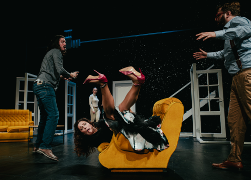 Fotografija 5 - Dođi gola na večeru: Nova predstava šibenskog kazališta humorom šamara gledatelje!