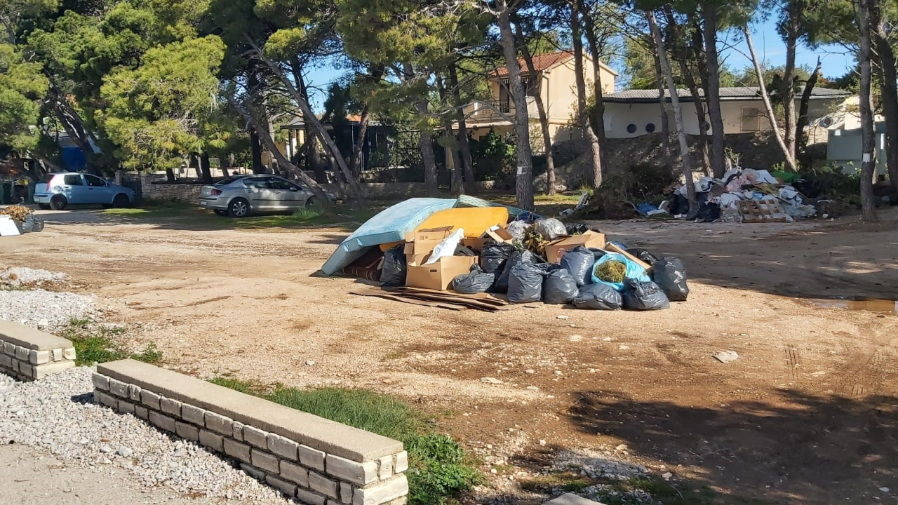 Ne zagađujte prirodu glomaznim otpadom: Zeleni grad ga odvozi bez naknade!