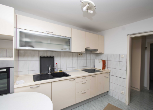 Fotografija 2 - Prodaje se prostran stan u centru grada s parkingom!