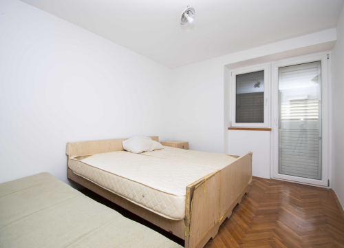 Fotografija 3 - Prodaje se prostran stan u centru grada s parkingom!