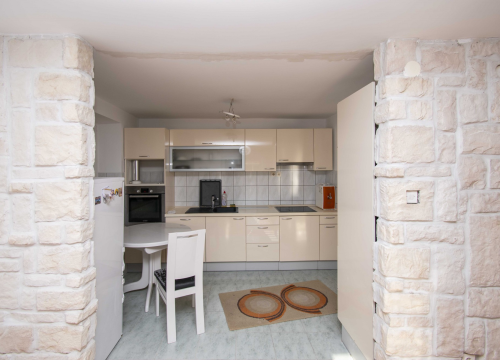 Fotografija 8 - Prodaje se prostran stan u centru grada s parkingom!