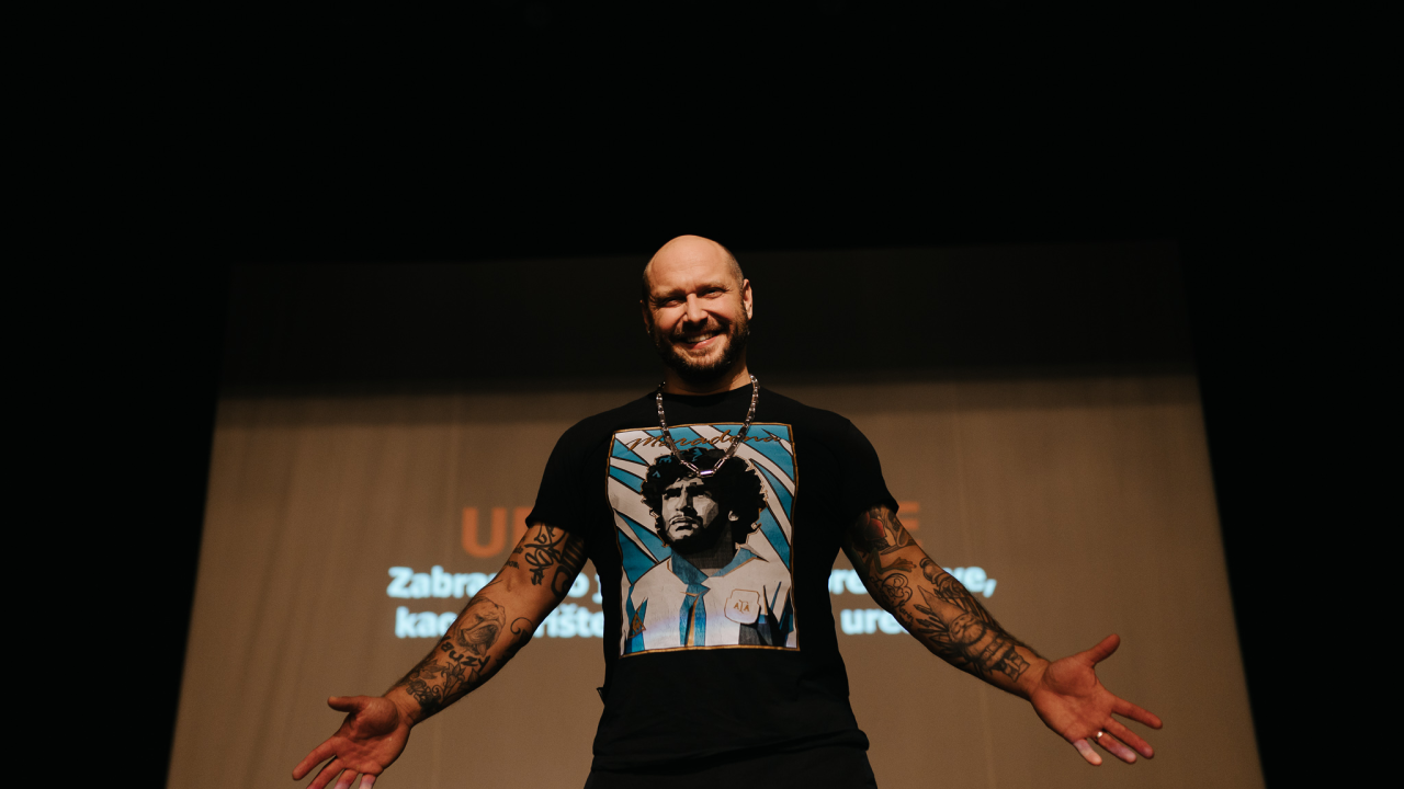 Stokina kontroverzna i poučna predstava 'Stara škola kreka' u šibenskom kazalištu