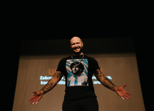 Stokina kontroverzna i poučna predstava 'Stara škola kreka' u šibenskom kazalištu