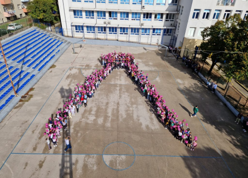 Kninski učenici uključili se u akciju 'Mama budi zdrava'